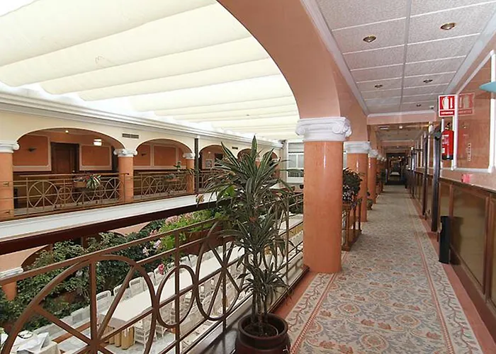 贝戈尼亚公园酒店 4* 希洪